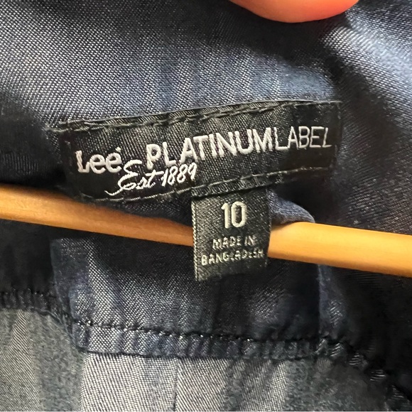 Shirt dress, it has a snap in between the buttons. - Picture 6 of 6